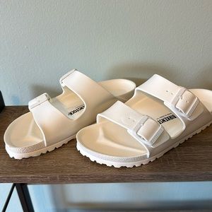Birkenstock Arizona essential slide sandals